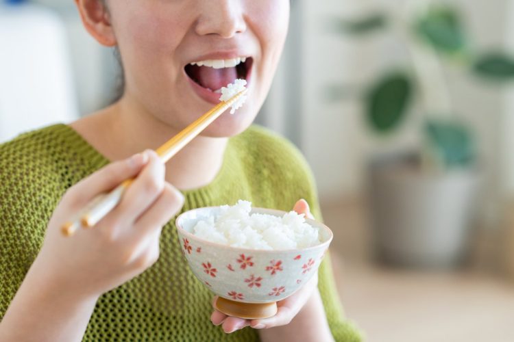 《誰が日本の主食を殺すのか?》「日本人のコメ離れ」は自民党と農水省の欺瞞と怠慢が招いた、長年の農政失敗の象徴である – Yahoo!ニュース 《誰が日本の主食を殺すのか?》「日本人のコメ離れ」は自民党と農水省の欺瞞と怠慢が招いた、長年の農政失敗の象徴である - Yahoo!ニュース