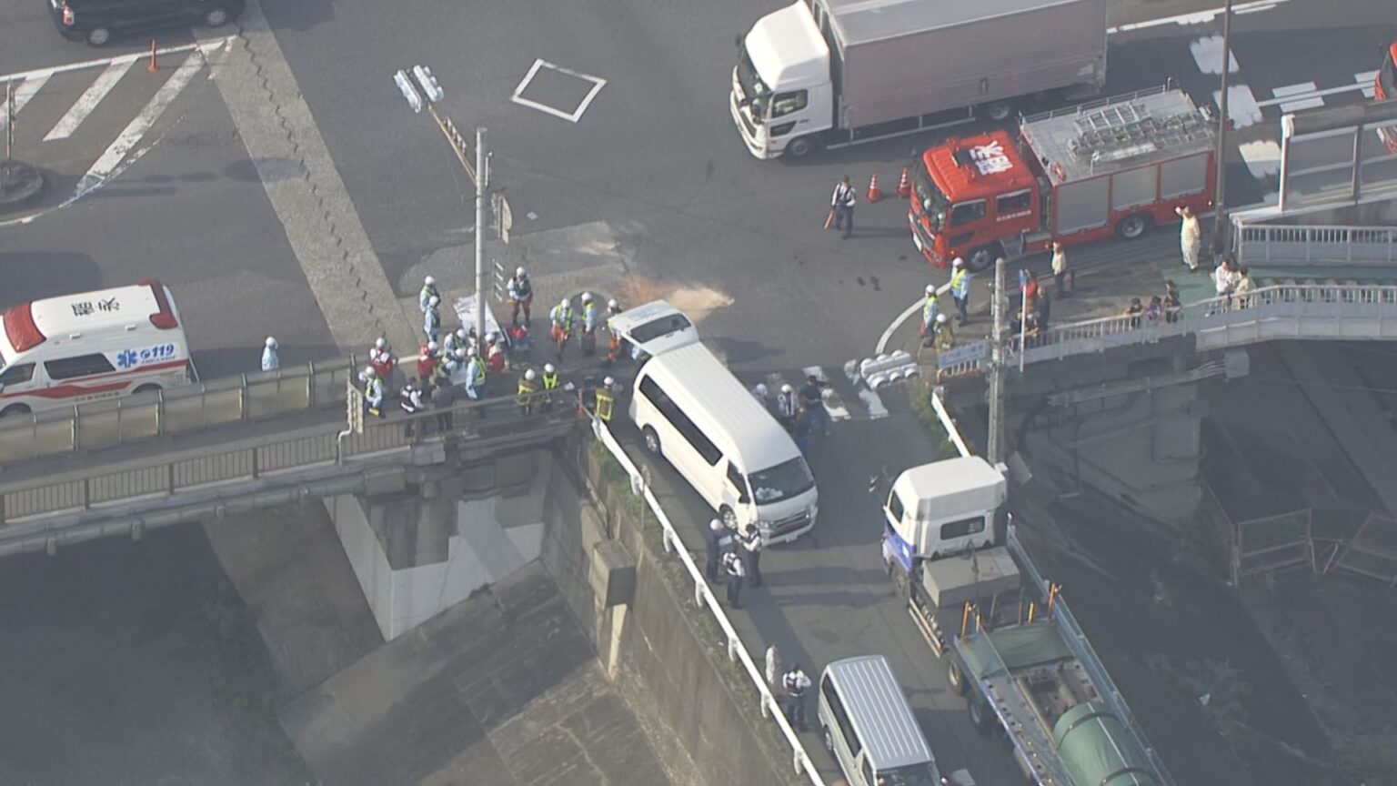 【速報】名古屋・国道23号名四バイパスで車3台絡む事故 施設の送迎車に乗っていた男女4人けが 港区（CBCテレビ） - Yahoo!ニュース