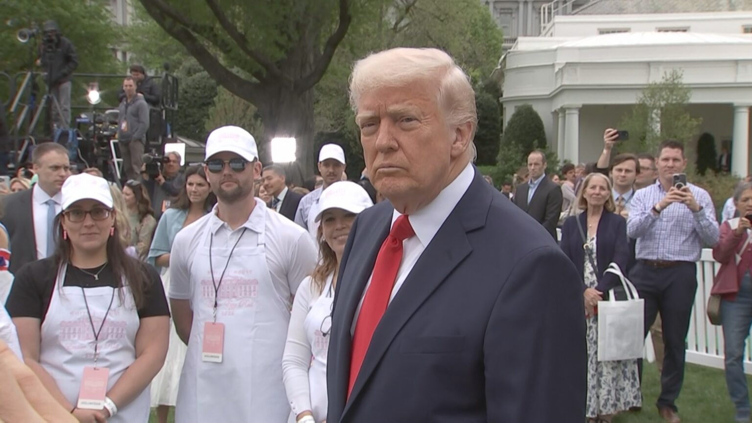 トランプ大統領 中国への関税“145%から下がっていく”(TBS NEWS DIG Powered by JNN) トランプ大統領 中国への関税“145%から下がっていく”(TBS NEWS DIG Powered by JNN)