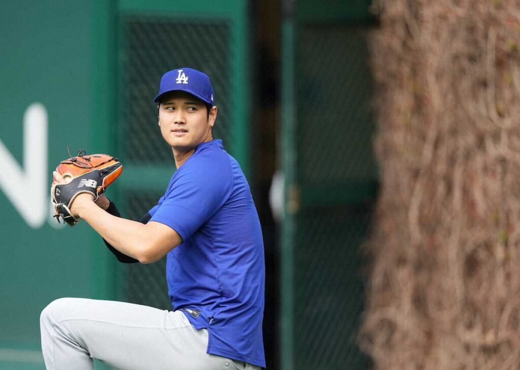 大谷翔平 キャッチボールで2度暴投しファンに謝罪 スタンドに飛び込みヒヤリ 27日にブルペン入り（スポニチアネックス） - Yahoo!ニュース