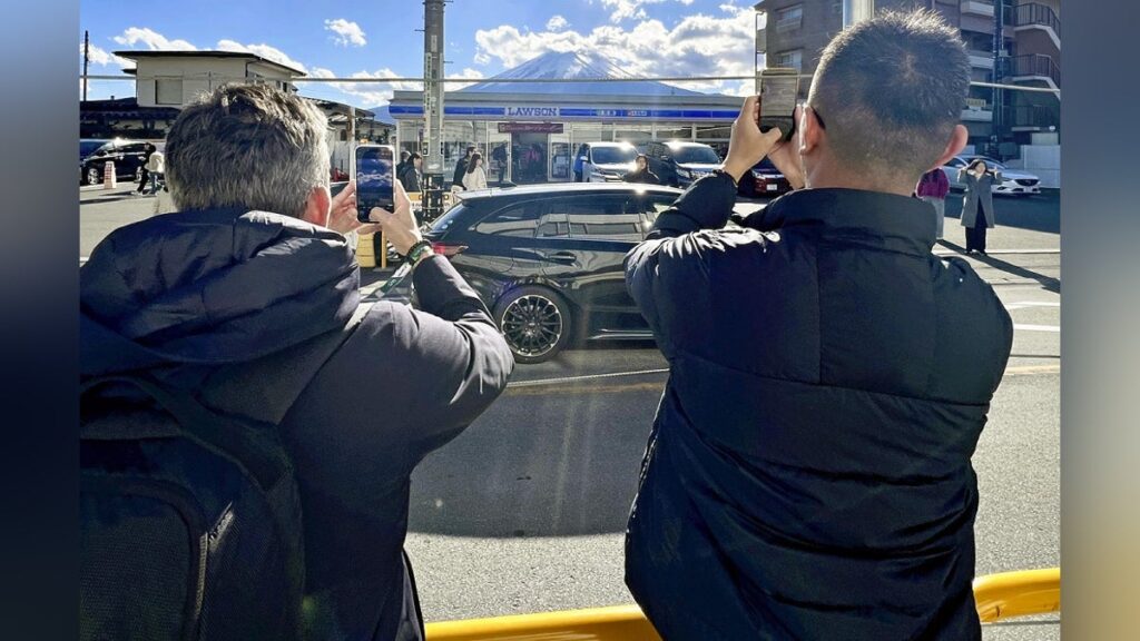富士山を眺めやすく勝手に樹木伐採か、中国籍のホテル経営者ら器物損壊容疑で逮捕…山梨県警 - 読売新聞オンライン
