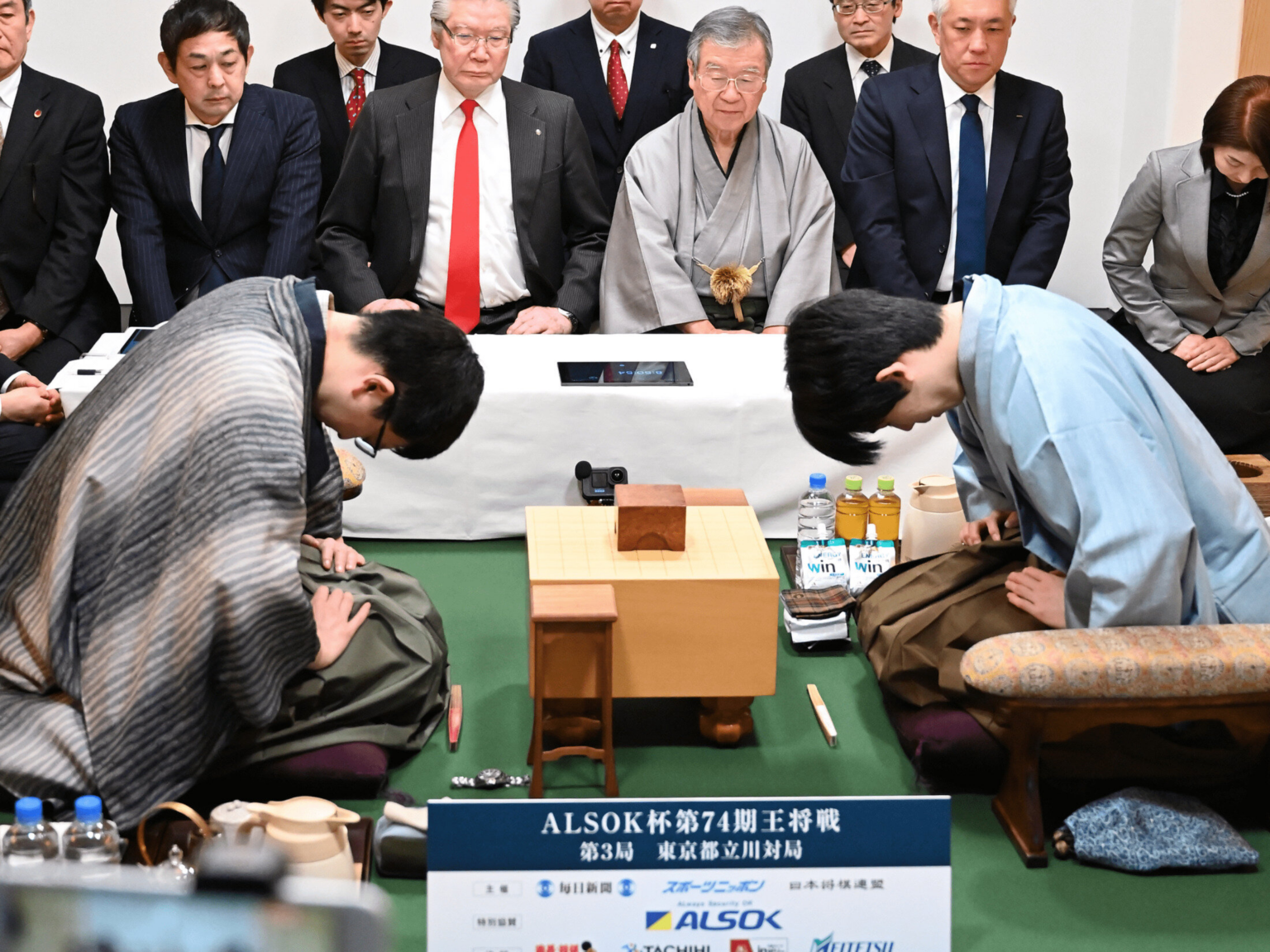 藤井聡太が保持・棋聖戦賞金が“5000万円に増額”も王将戦は…「低迷の新聞業界。協賛金に重きを置くべきか」棋士が見る“主催者問題”の背景（Number Web） - Yahoo!ニュース
