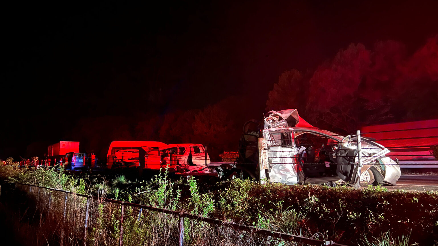 東北自動車道上り線の逆走車による多重事故で3人死亡 ほかにけが人多数、那須ICから黒磯板室ICの間は8時間半の通行止め（TBS NEWS DIG Powered by JNN）