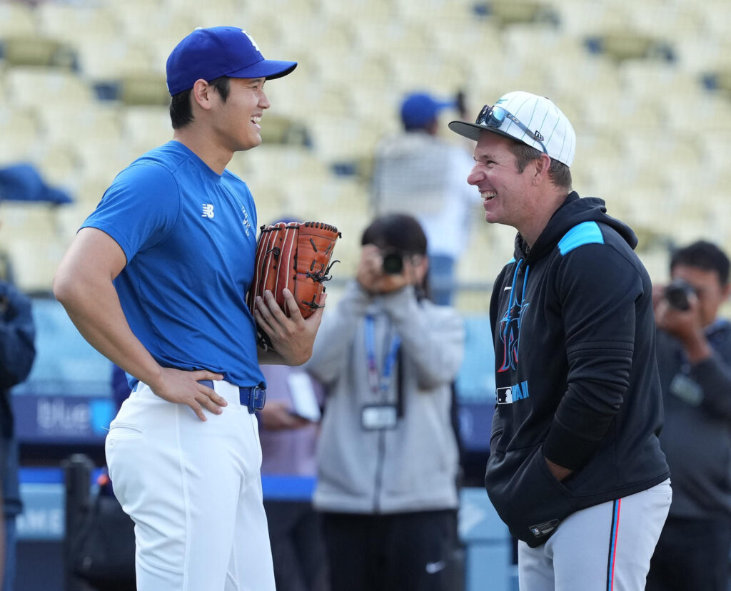 大谷翔平のヘッドバンプ初代パートナー、マッカロー監督と再会 パパ大谷にアドバイス（日刊スポーツ） - Yahoo!ニュース