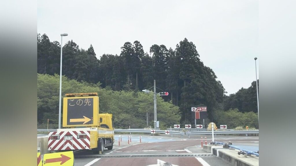 東北道逆走１３人死傷、栃木県などが黒磯板室ＩＣの対策検討…緊急で電光掲示板の「標識車」を配置 - 読売新聞オンライン