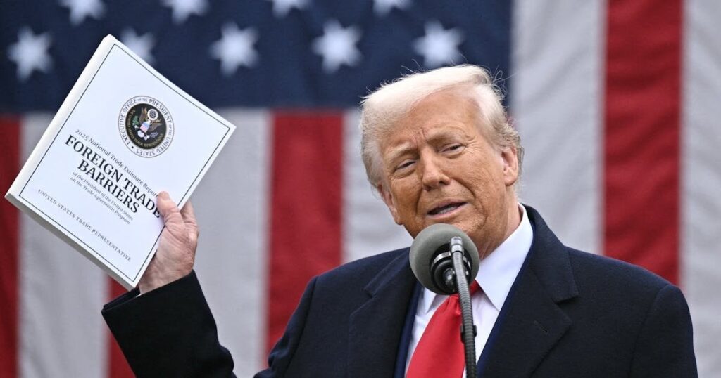 トランスクリプト：トランプの有権者は、彼がどれほどひどくねじ込んだかに突然衝撃を与えました