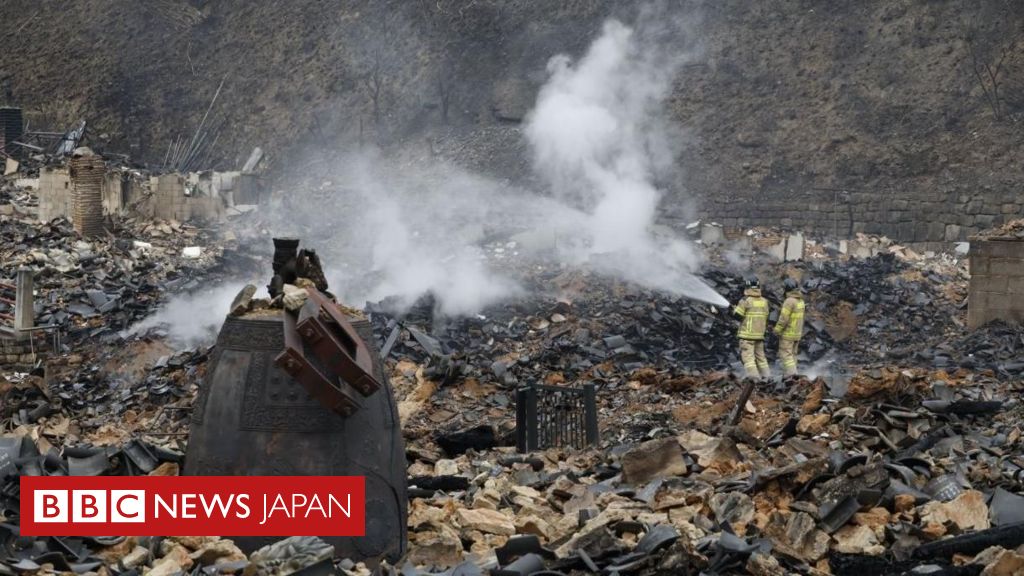 韓国の山火事が鎮圧、死者30人　当局は原因をつくった疑いで男性を捜査 - BBC