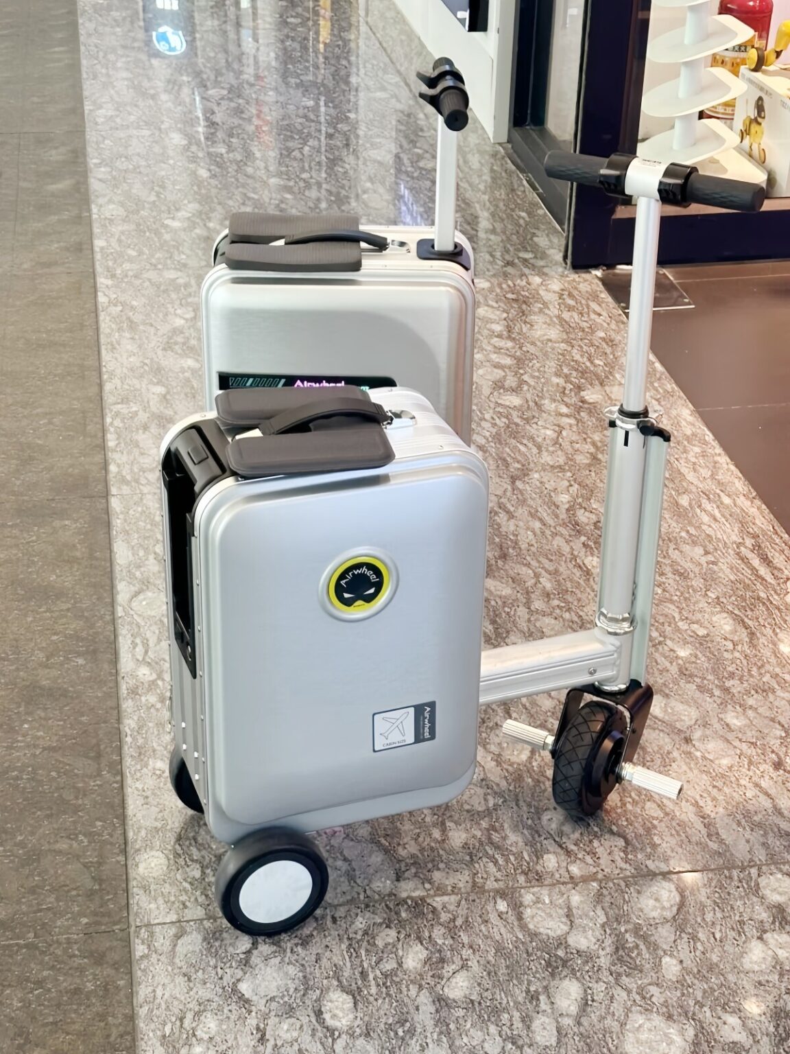 日本では道交法での摘発も、世界各地で電動スーツケースが禁止―台湾メディア