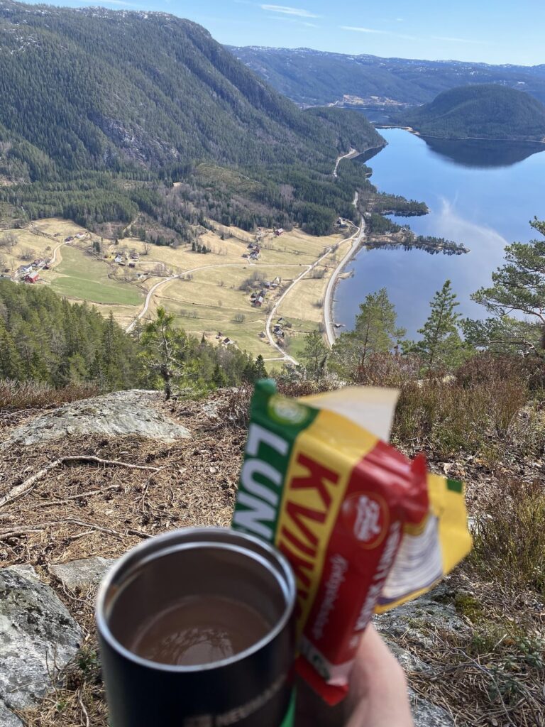 クイックランチとホットチョコレート