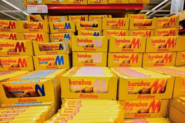 マラブーはチョコレートケーキのサイズを縮小します