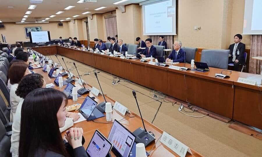財務省、介護職の賃上げに難色 処遇改善より"選ばれる職場"を強調 財政審 ― 改めて持論を展開