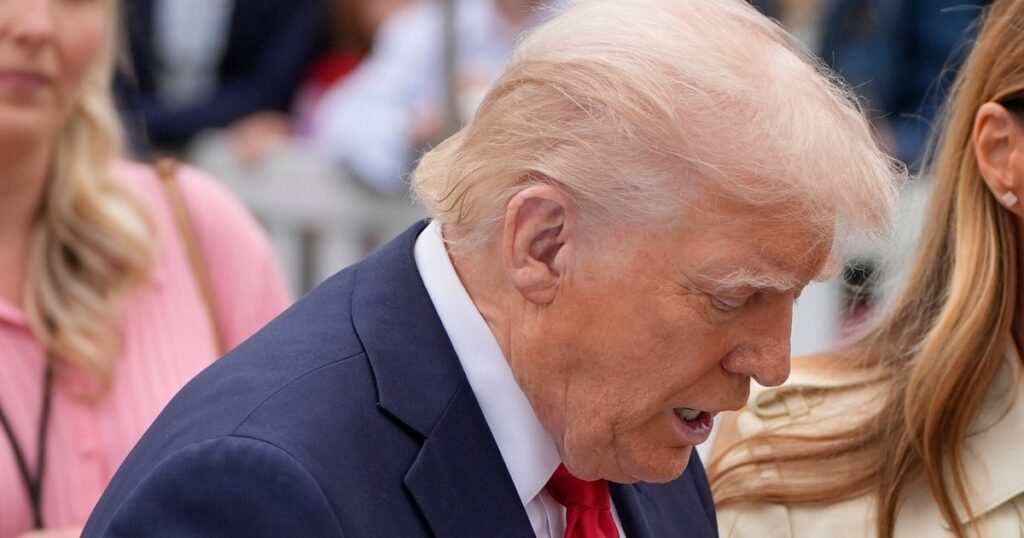 ローレンス・オドネルは、トランプがライブテレビで「屈辱的な道化師」になった瞬間を明らかにします。大統領は火曜日に後退しなければならなかった - そして世界は気づいた。
