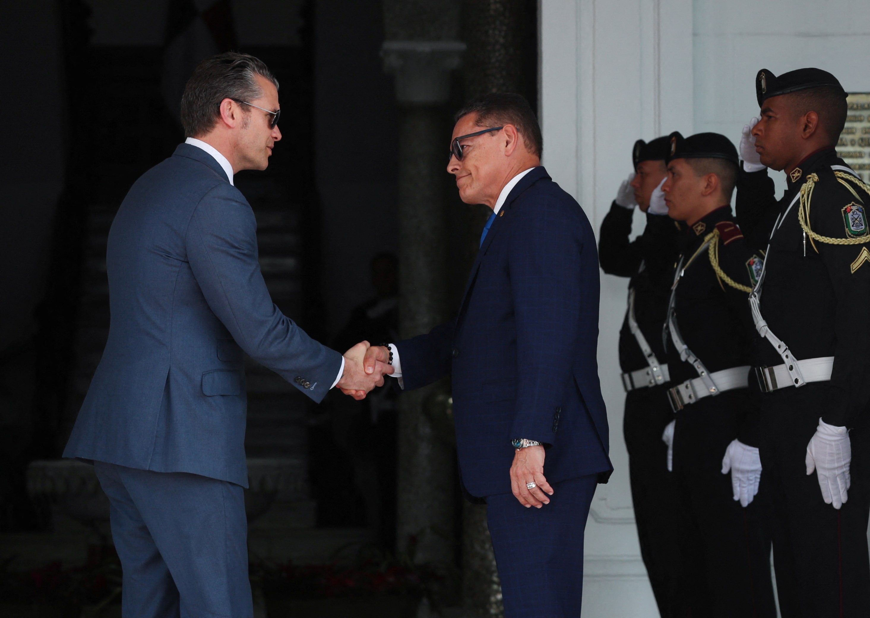 米国はパナマ運河を中国の影響力から取り戻す＝ヘグセス国防長官