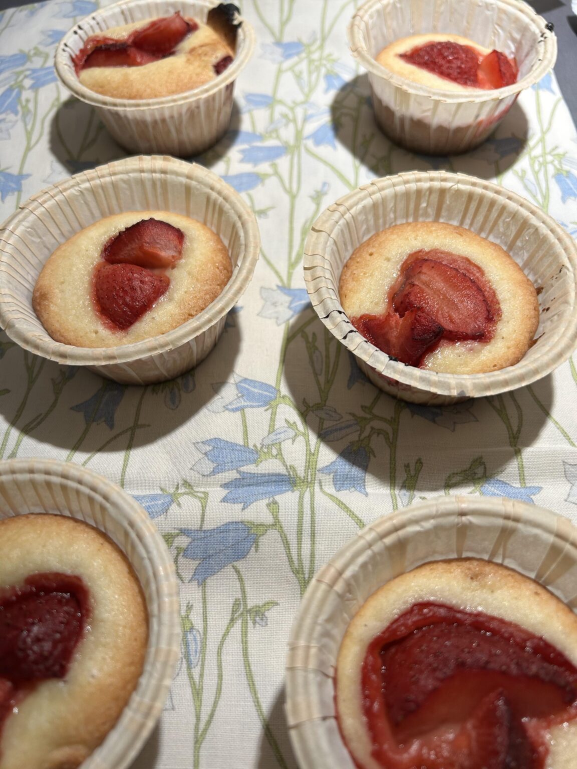 私は22:40でタフな泥だらけの泥マフィンを作りました