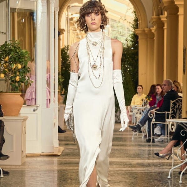 シャネル、ラゴ・ディ・コモのクルーズショーでイタリアにラブレター - FashionNetwork 日本