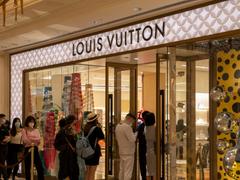 LVMHなど高級ブランドの株価が大きく下落…｢世界的な高級品バブルの終焉を告げるもの｣
