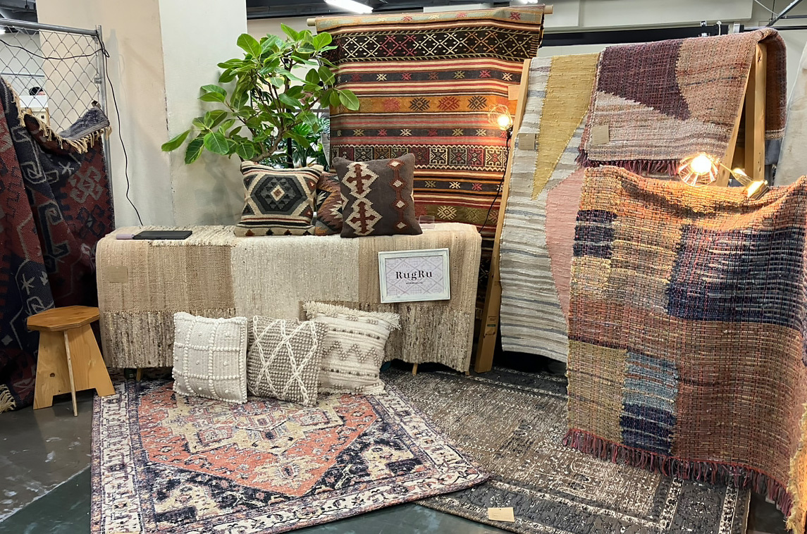 INIT　擦れ感のあるラグが人気