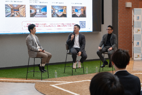 3月25日に行われた開業記者会見の様子、左から株式会社SQUEEZE 代表取締役CEOの舘林 真一氏、株式会社ZENSHIN CONNECT 代表の杉谷 拳士氏、株式会社日本エスコン 執行役員の加藤 嘉朗氏