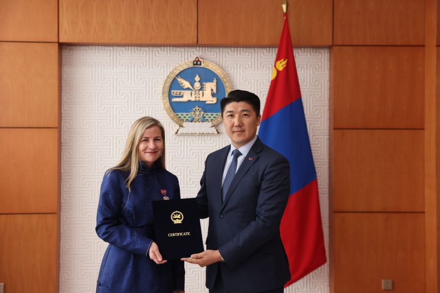 Ambassador of Australia to Mongolia Awarded the "Friendship” Medal