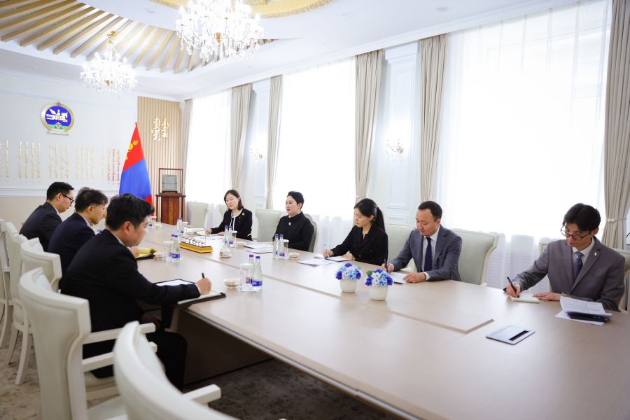 Foreign Minister of Mongolia Discusses Several Issues with South Korean Ambassador to Mongolia on Visa and Travel