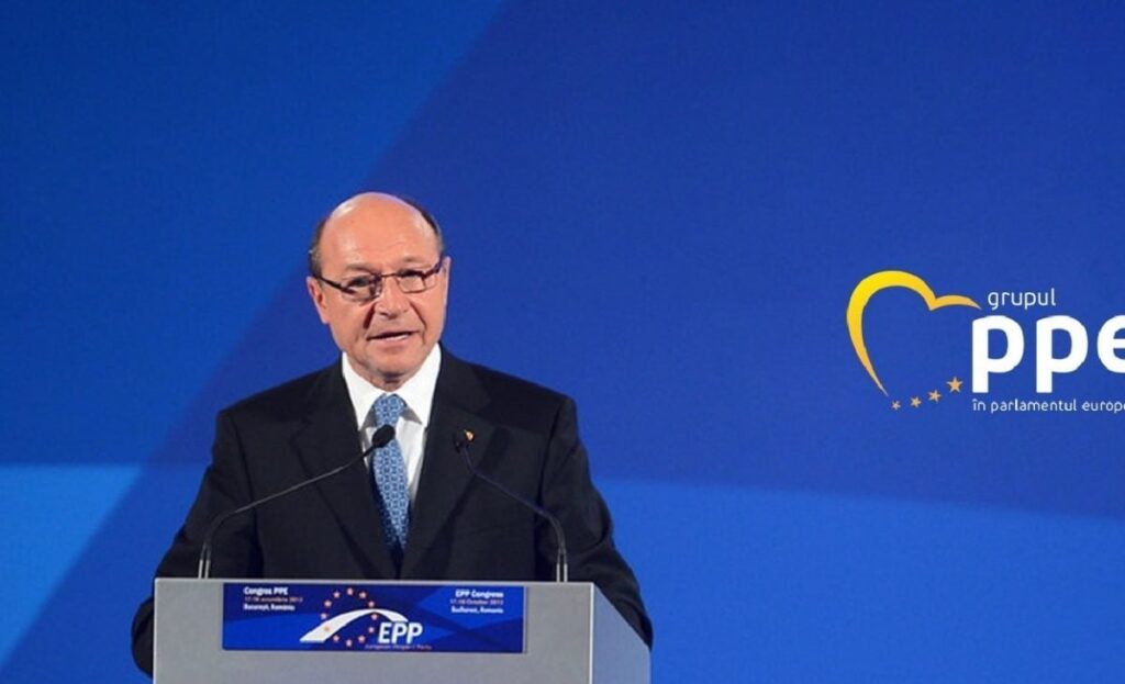 Traian Basescu：2024年11月の選挙で第2ラウンドで資格を得た候補者は、もはや適用されなくなったか、走るのがサポートされていません。代わりに、彼らは2012年にバランの指揮下で2日間でルーマニア国家を破壊したUSLリーダーの両方を適用します。
