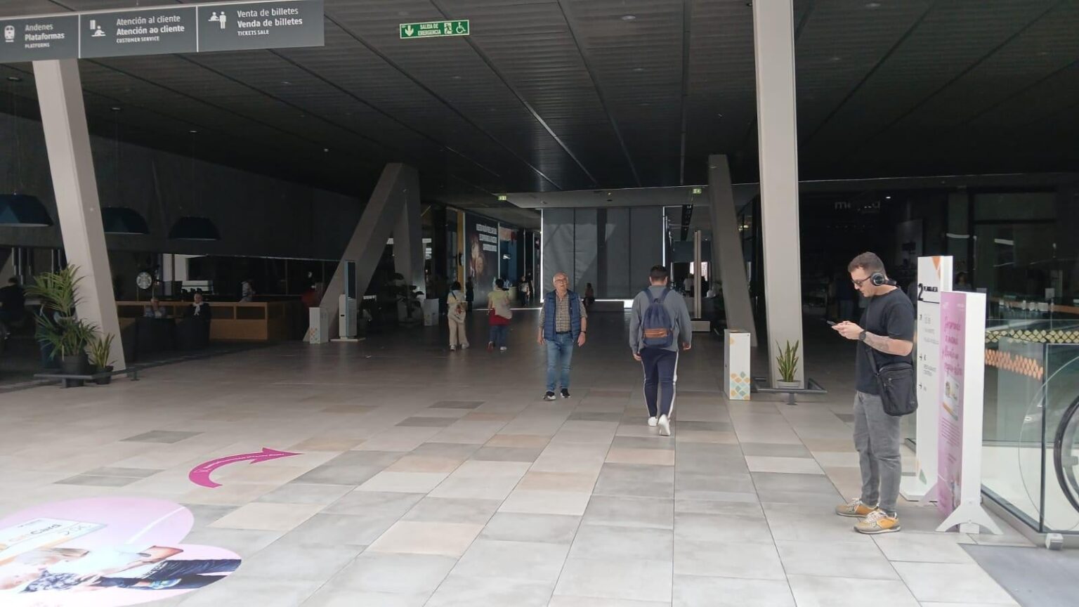 イベリア半島全体の大規模な停電、午前12時45分（CC Vialiaの写真、Vigo）