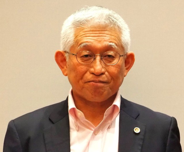 泉房穂氏