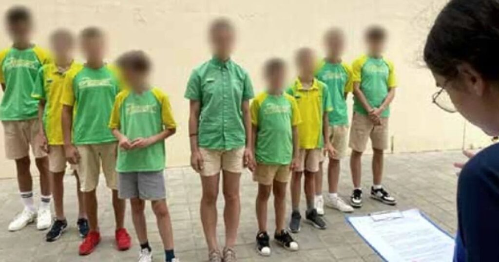 ナルバの子供たちは、ロシアの宣伝者に会うために送られました