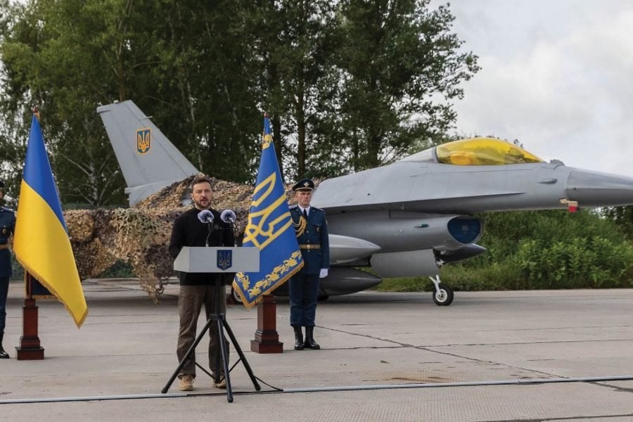 ウクライナはロシアに対してf-16s「毎日」を飛んで、もっと来る：eucomのボス