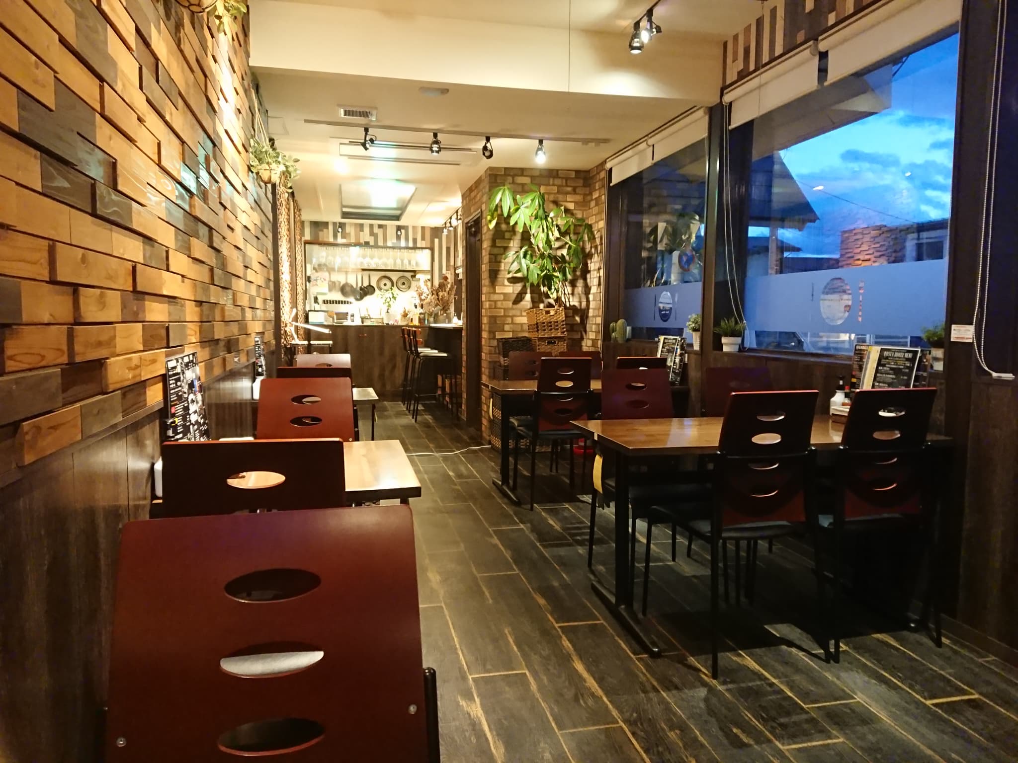 Kata’s Kitchen TRAVELIN’(トラベリン)　店内