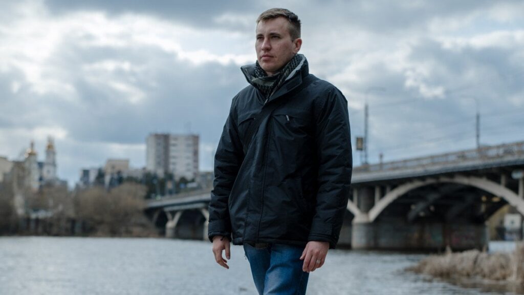 私はロシアの捕虜でした - ガードは暴行の前にポップミュージックを演奏しました