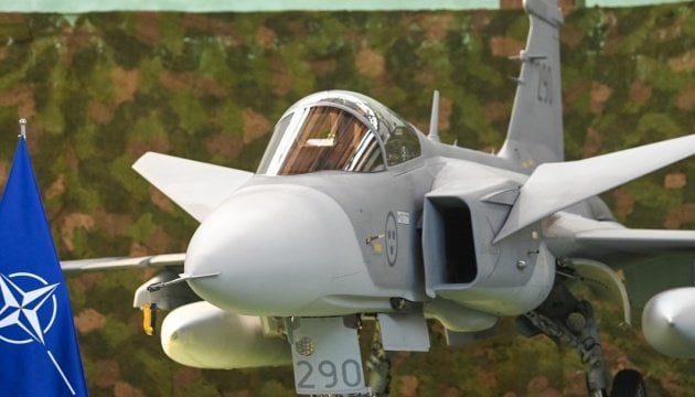 スウェーデンは、NATOの航空ポリシングミッションの一環として初めてバルト海をパトロールします。4月1日から、英国とスウェーデンは、今後2年間リトアニア、ラトビア、エストニアの空域をパトロールするためにNATO航空ポリシングミッションを引き継ぎます。