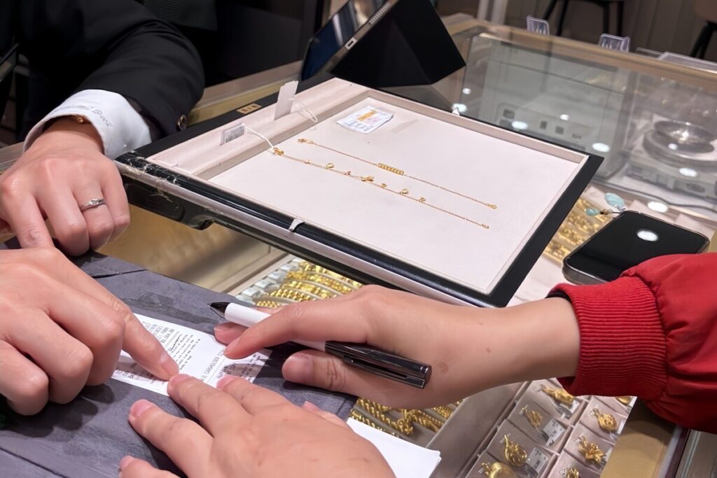金価格急落で中国人が買いあさる、買い占め防止のため購入制限も―香港メディア
