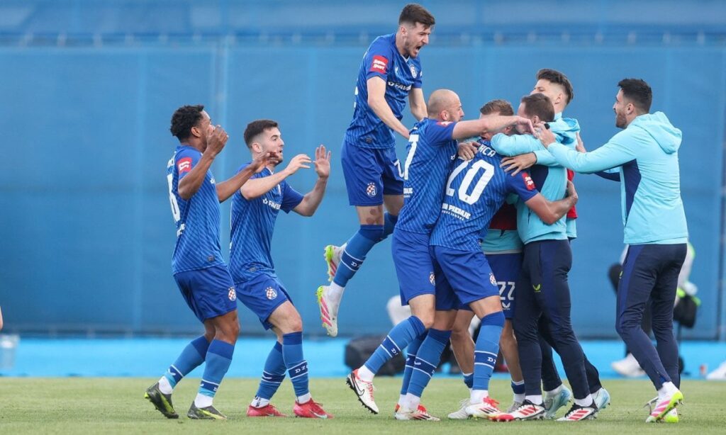 Pjacaはダイナモをダービーで大きな勝利をもたらし、彼をそもそも彼をポイントに連れてきました。裸を見てください