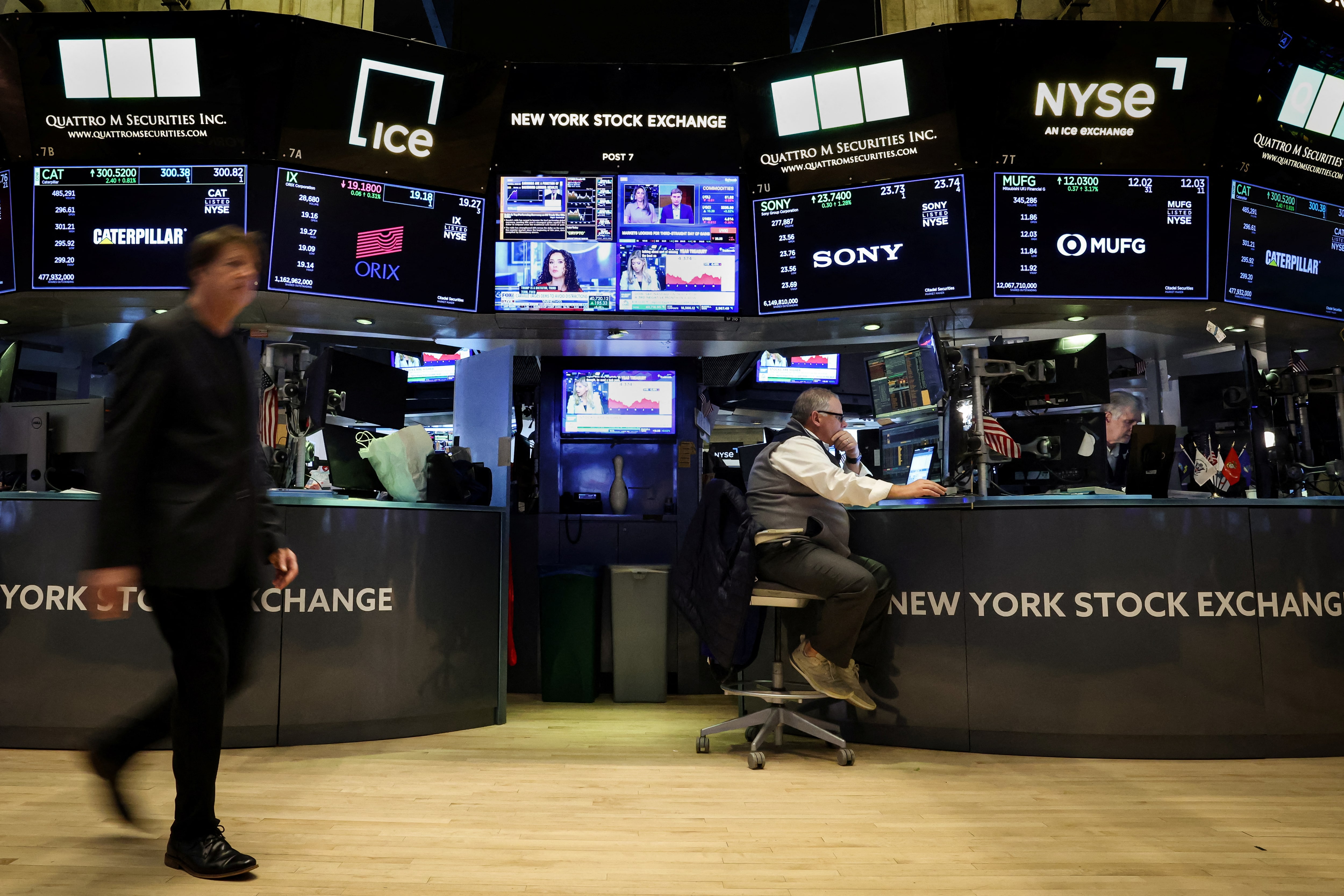 カナダの米株購入、2月は過去最高　大型ハイテク・金融中心に