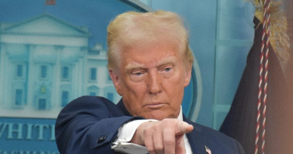 トランプ米大統領、相互関税の90日間停止を発表　報復なしで10％適用
