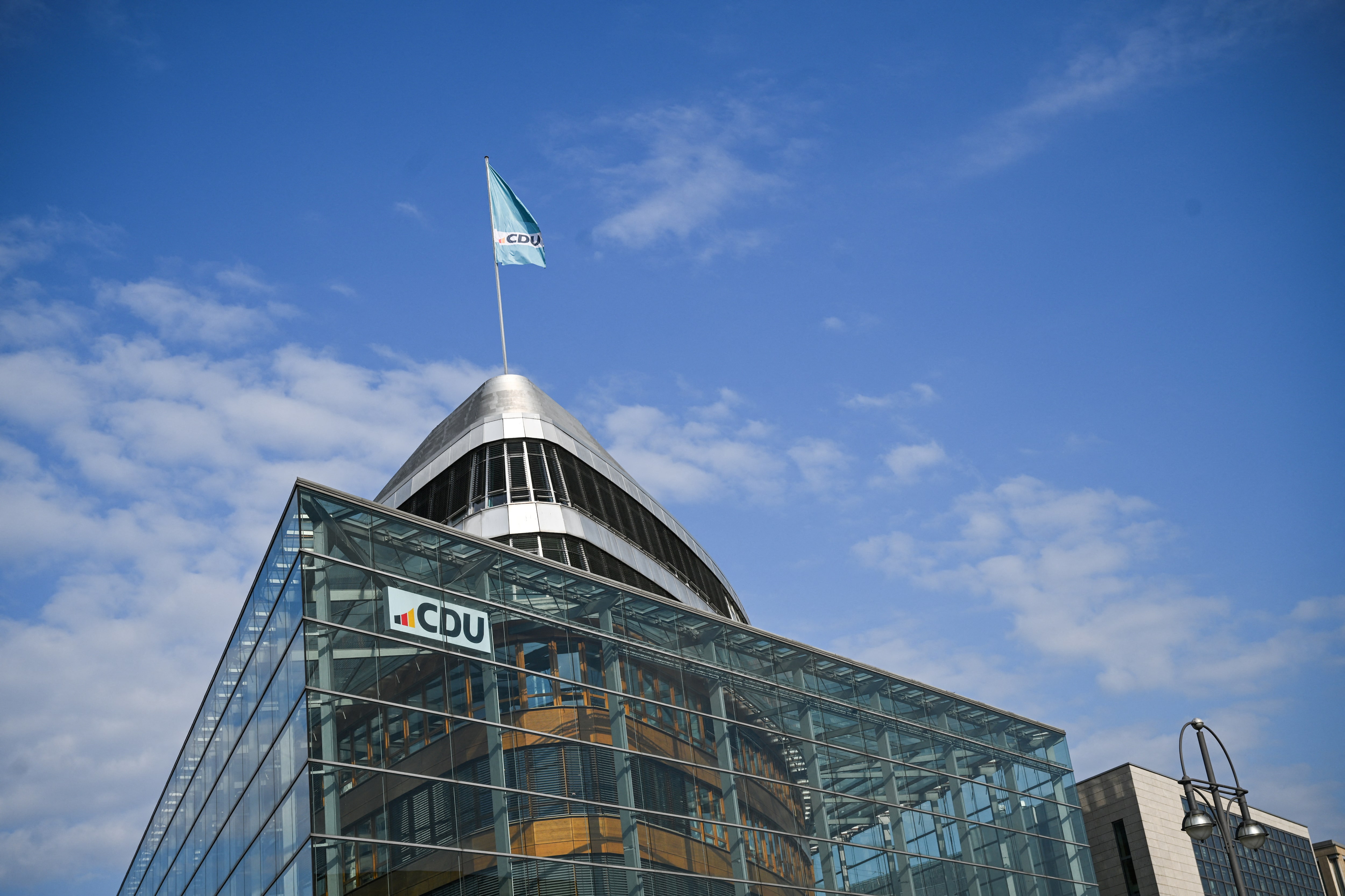 独保守連合と社民党、連立で合意