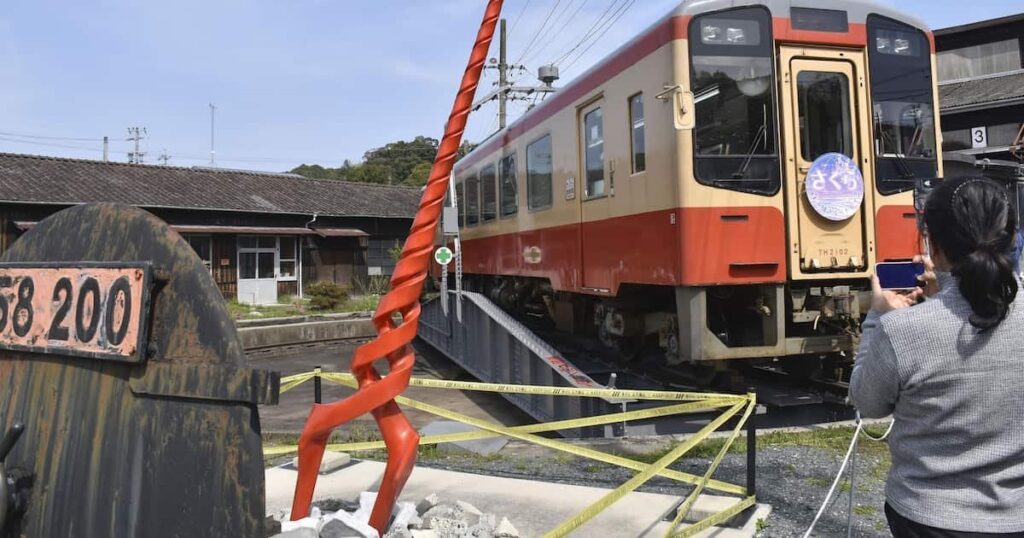 エヴァンゲリオン聖地で迷惑行為が頻発 浜松の天竜二俣駅で車両基地に不法侵入