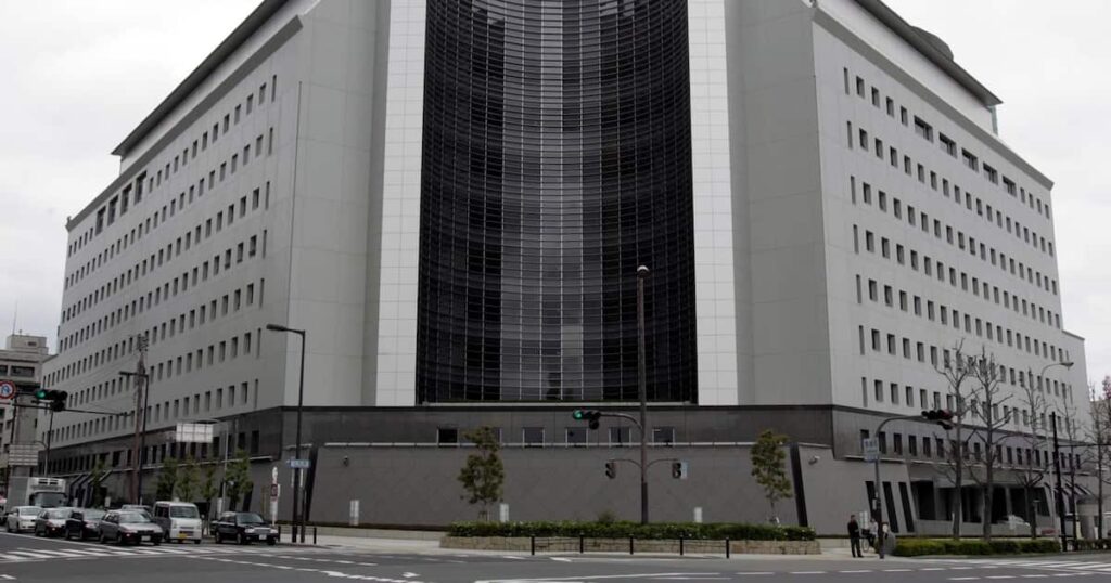 「性欲を満たすため」 女性職員に使用済み避妊具入り封筒送る 郵便局の43歳男を逮捕 - 産経ニュース