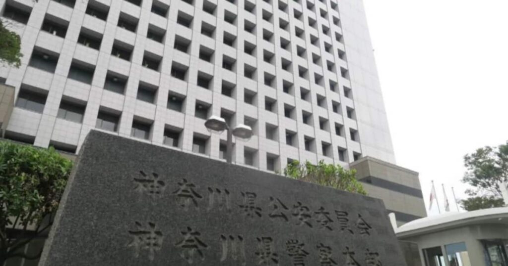 駐車中の車に自転車たたきつけ、通行人にヘッドロック 暴行容疑で中日新聞社員の男逮捕 - 産経ニュース