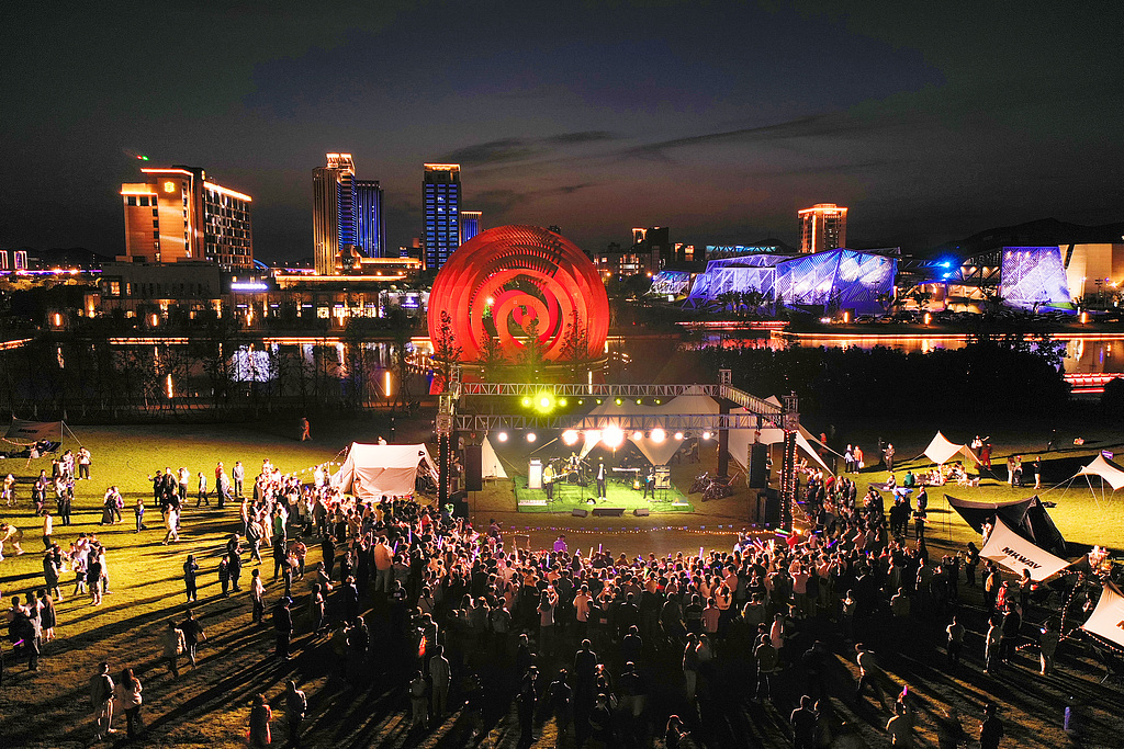 キャンプ・ピクニックや屋外コンサートなどの消費シーンが「公園消費」を活性化―中国