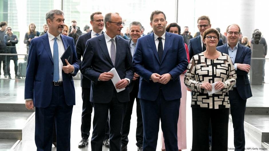 ドイツ：CDU/CSUとSPDが連合政府の取引を発表する -  DW  -  04/09/2025