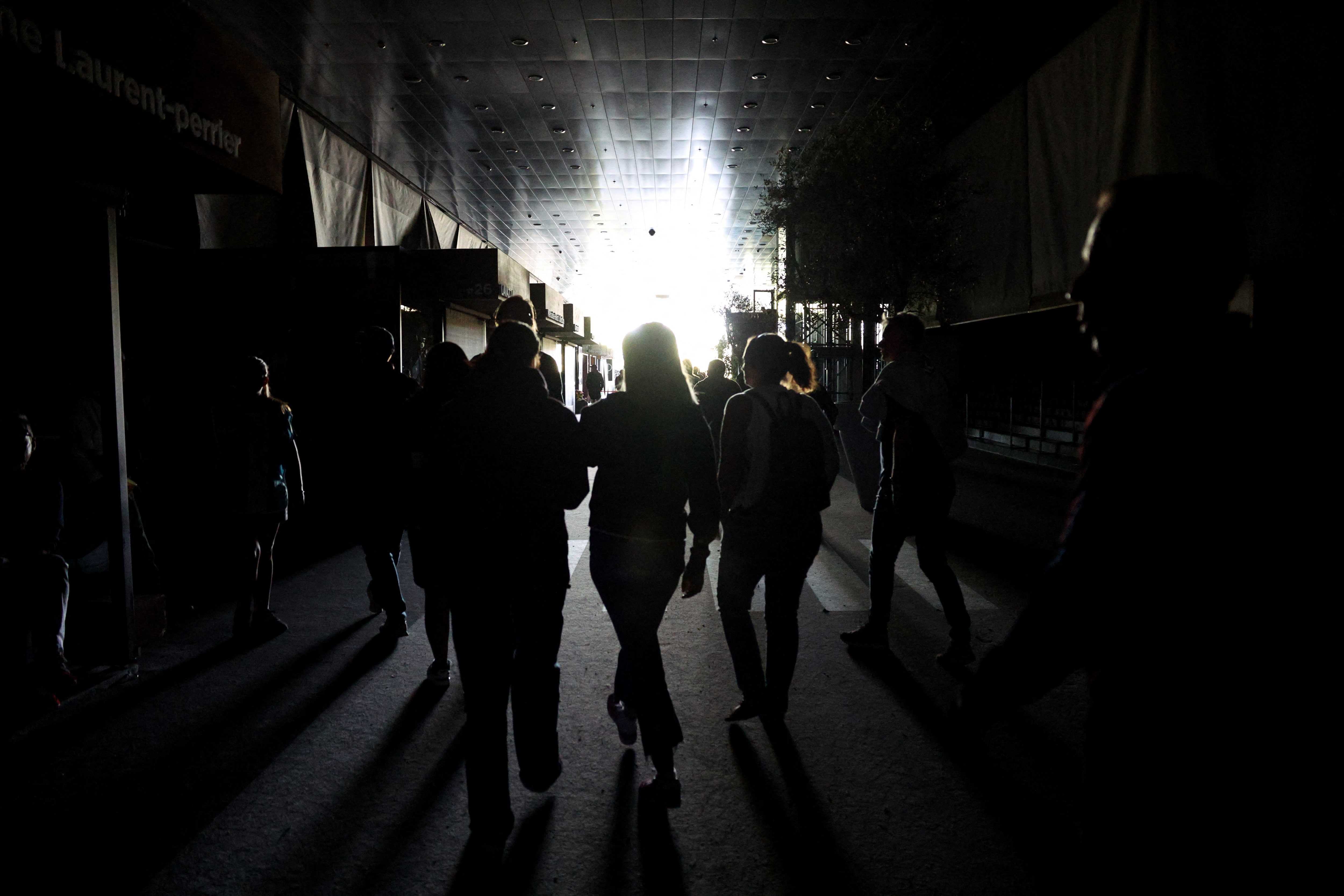 テニス＝マドリードＯＰ、スペイン襲った大規模停電で試合中断