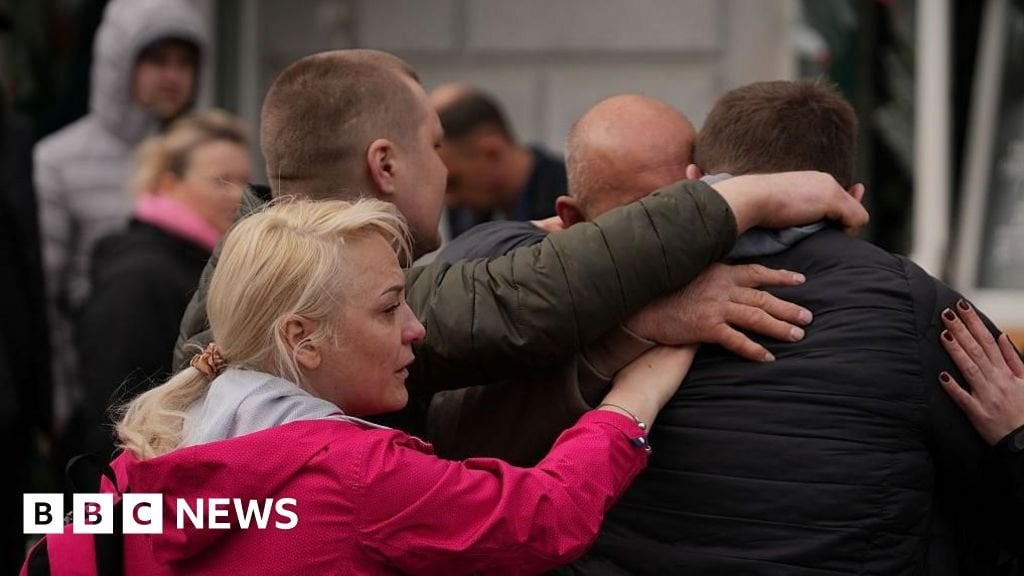 ゼレンスキーは、ロシアとの取引の前にトランプにウクライナを訪問するよう促します