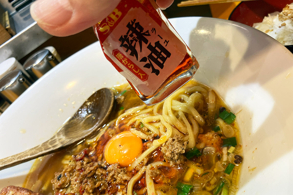 個人的には辛さが足らなかったので、ラー油を投入！