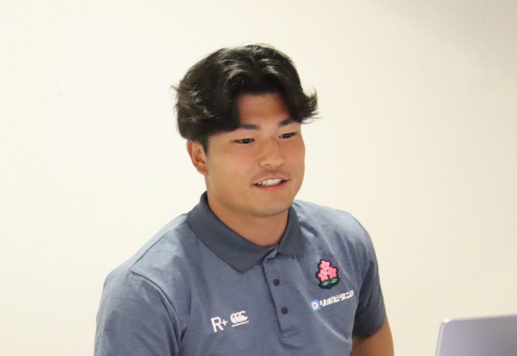 U23日本代表がオーストラリアで会見。4トライの白井瑛人［明大2年］はハードワークの意識「もっと上げていかなきゃ」