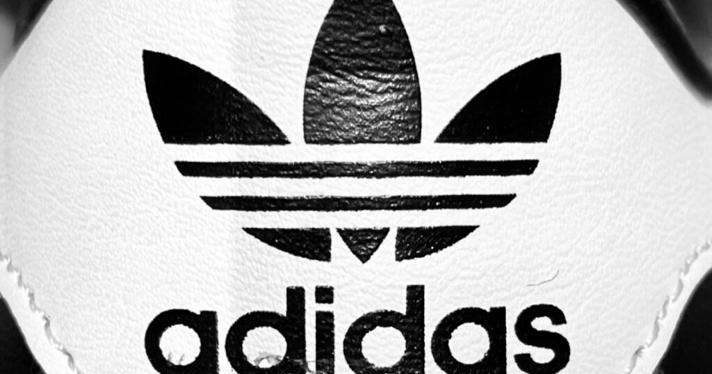 【ベストセラー1位】adidasのジャージ上下セットが7689円 → 3512円（54％オフ）！ AmazonスマイルSALEで買うべき特価アパレルを45点厳選してみた - ロケットニュース24