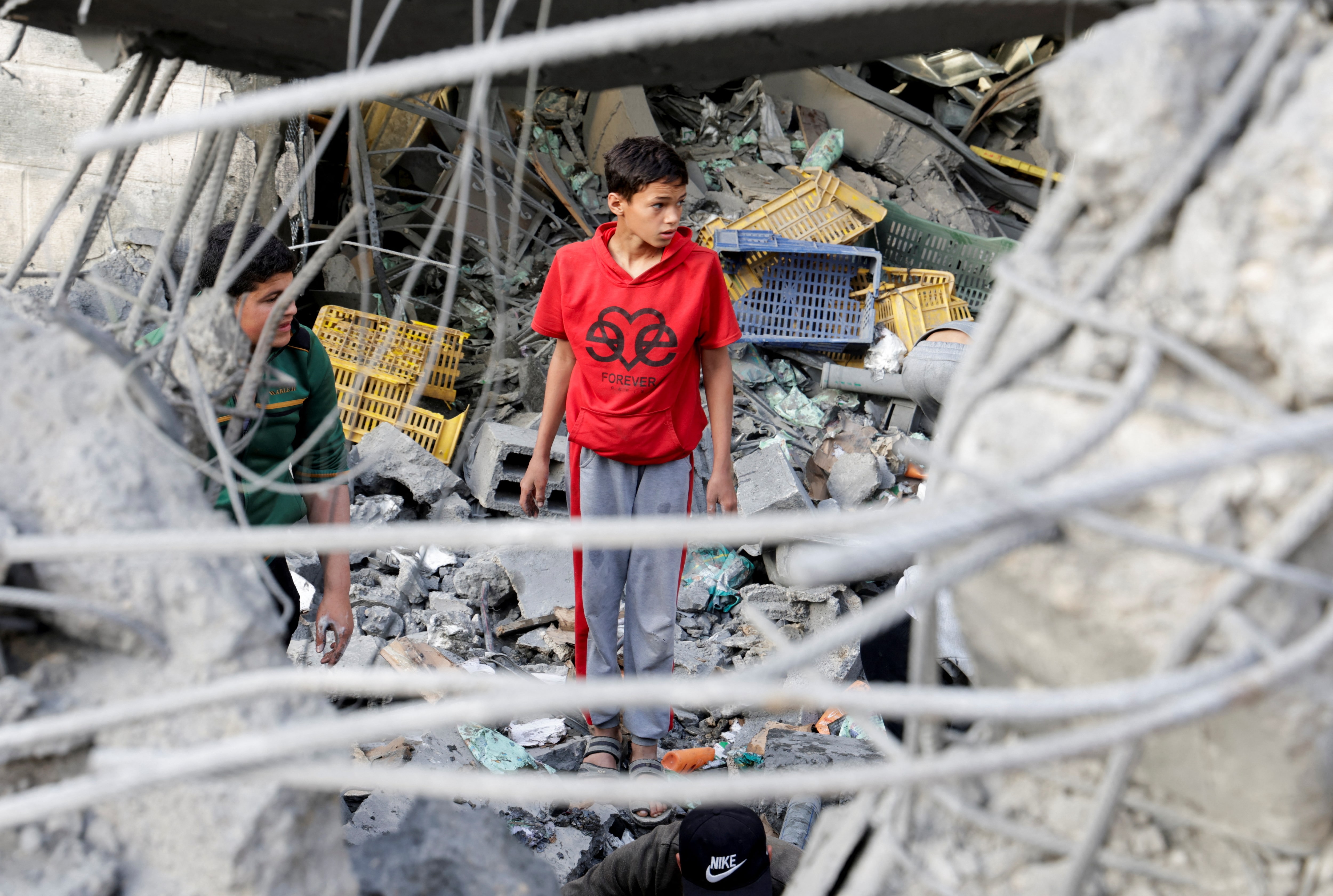 イスラエル、ガザ攻撃強化　封鎖でポリオ予防接種停止