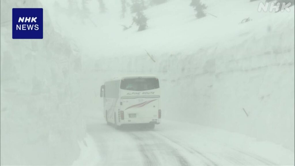 立山黒部アルペンルート 全線開通　シーズン初日は吹雪に | NHK | 観光