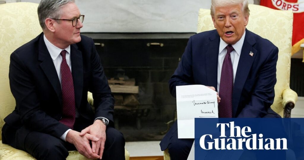 トランプは、大臣に打撃を与えるために、英国の2次の優先事項と貿易契約を結ぶ」